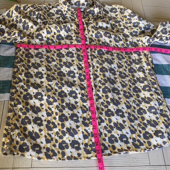 Cabi 5854 Providence Shirt Jacket, safari print - Picture 10 of 15